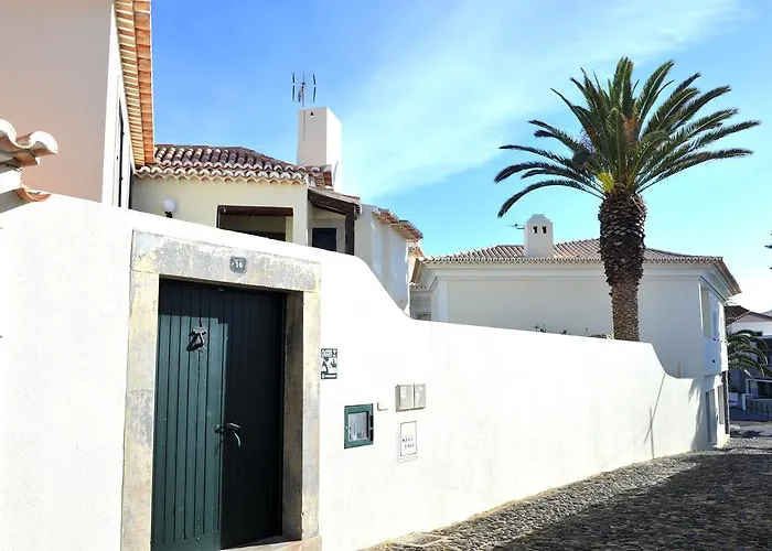 16 Homestay Porto Santo