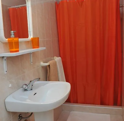 Alloggio in famiglia 16 *