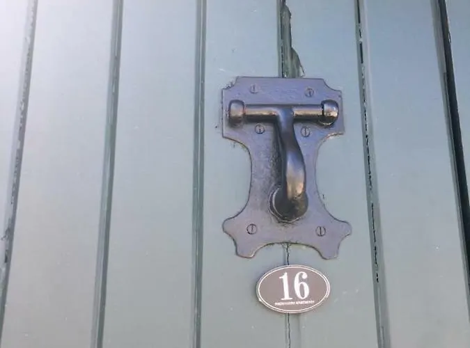 16 Homestay Porto Santo